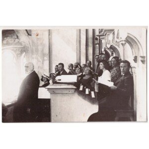 364. Juozas Naujalis su choru