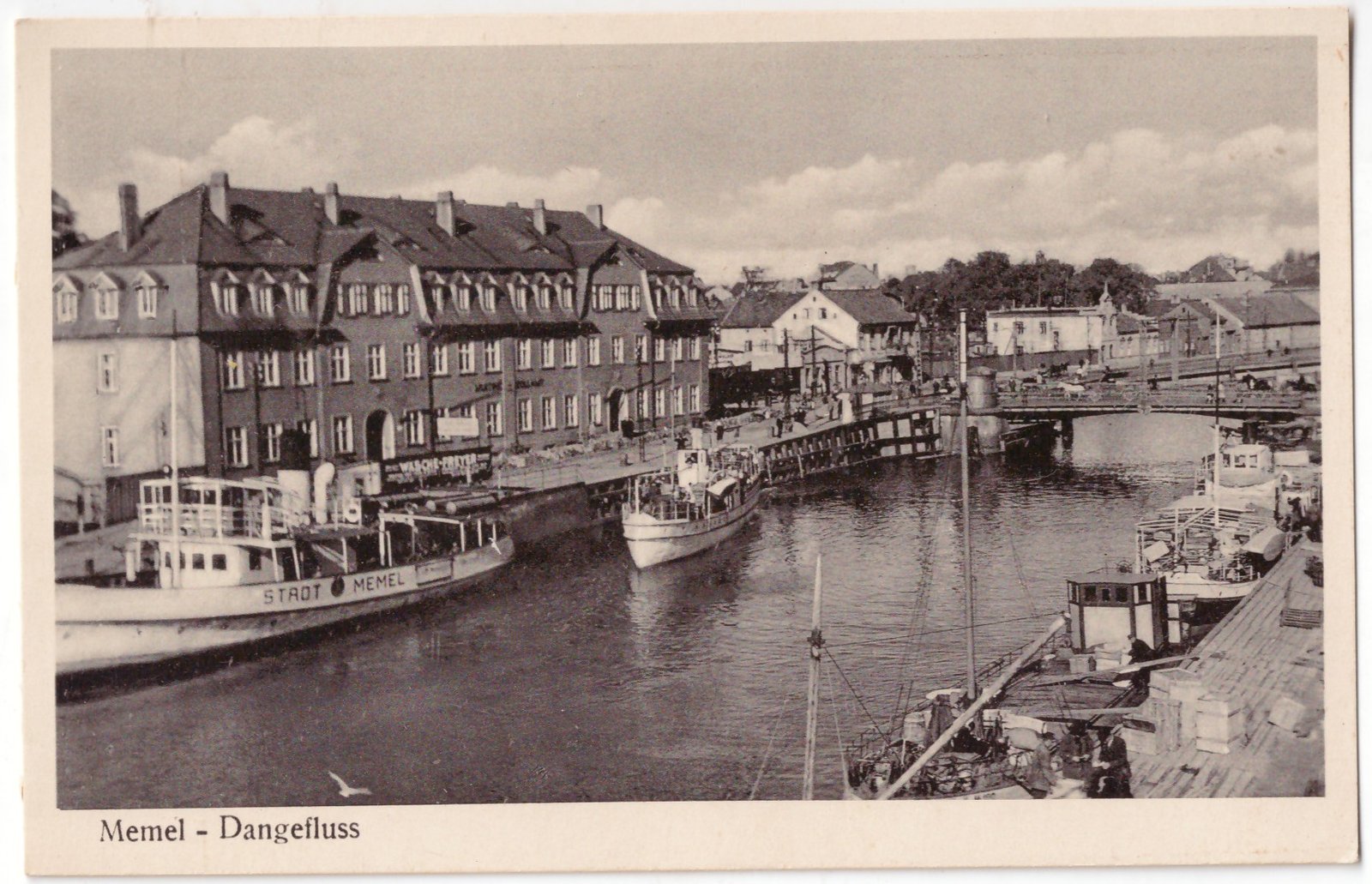 421. Klaipėda garlaiviai Dangėje 2