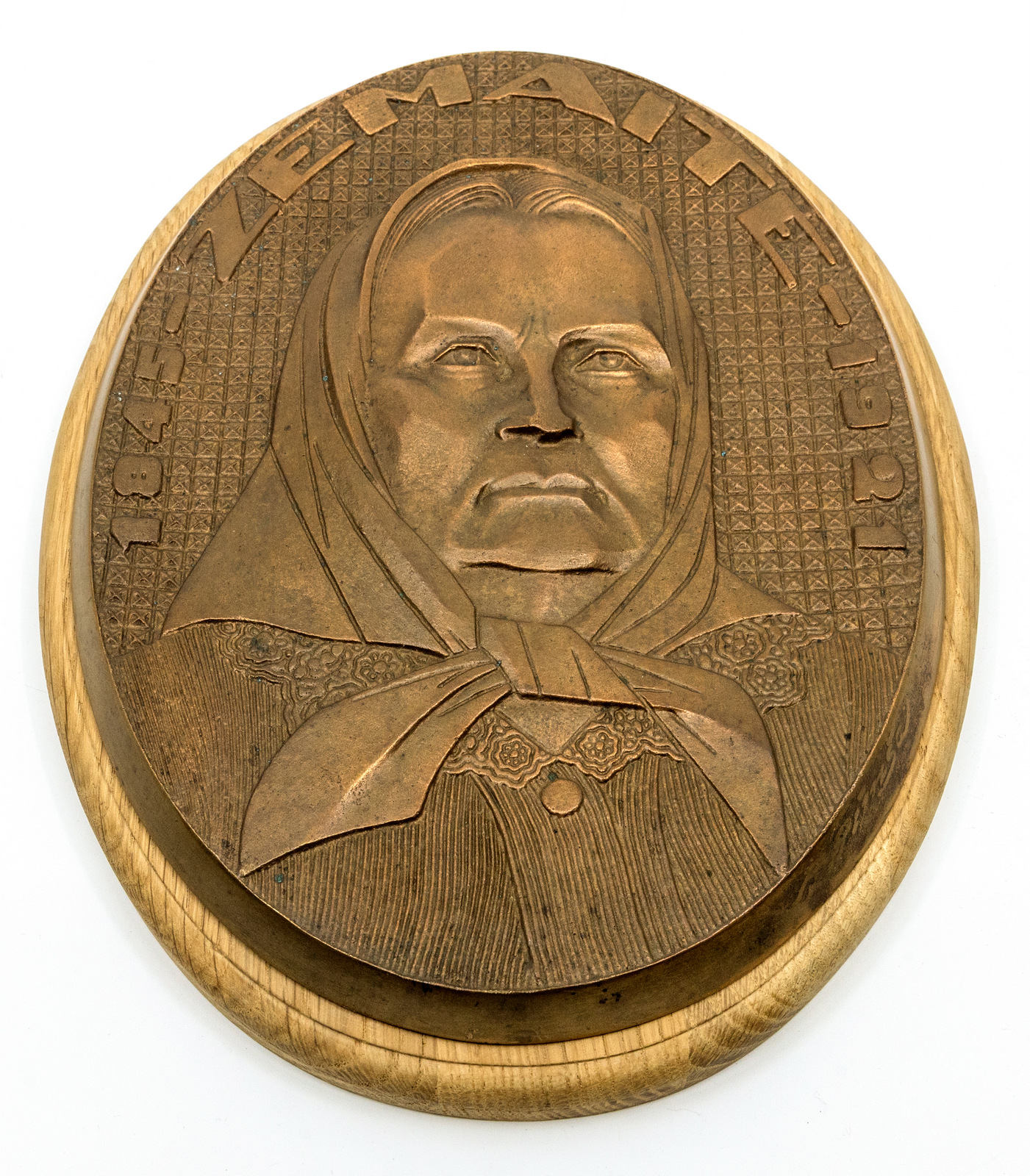 562. Bareljefas Žemaitė