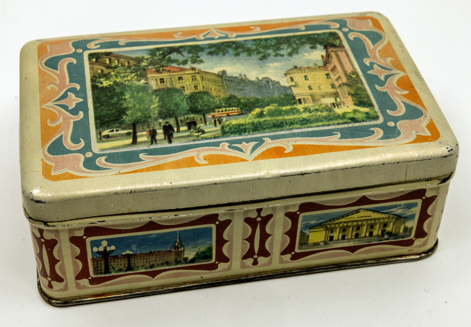 564. Saldainių dėžutė Pergalė Vilnius