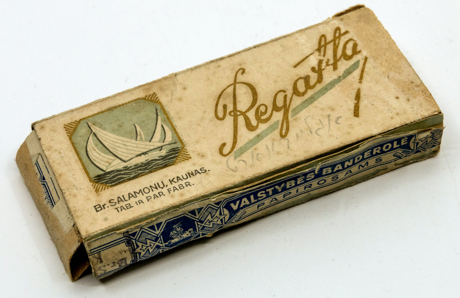 568. Pakuotė papirosams „Regatta“